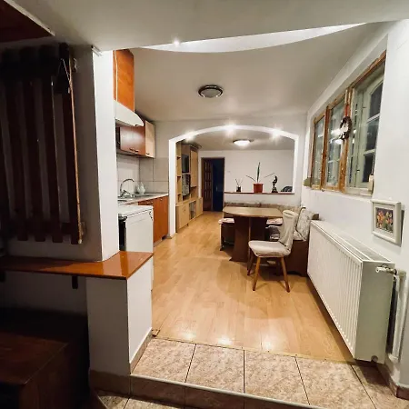 Nyaraló Ada-ini House